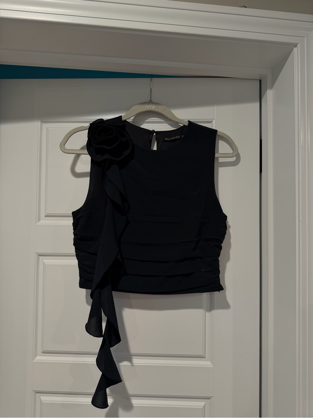 Abercrombie & Fitch Black Sleeveless Ruffle Flower Crop Top